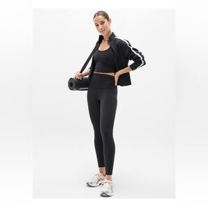 New Athleta Black Salutation Stash 7/8 Fold Over Tight